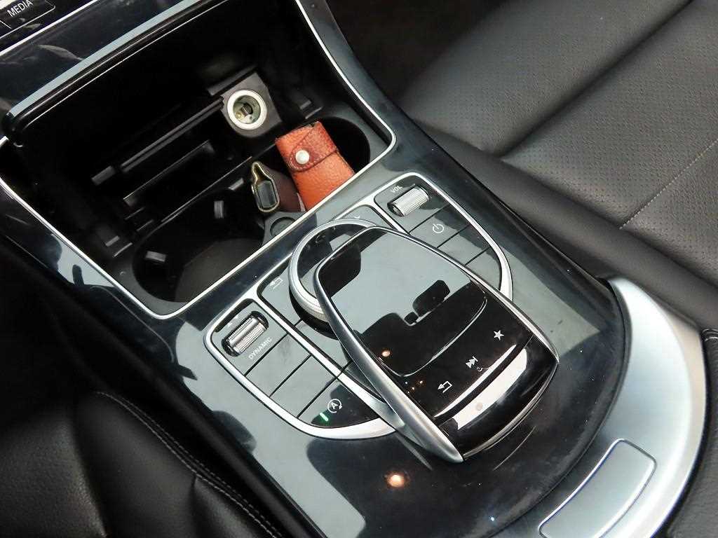 Mercedes Benz C Class - Vista 11