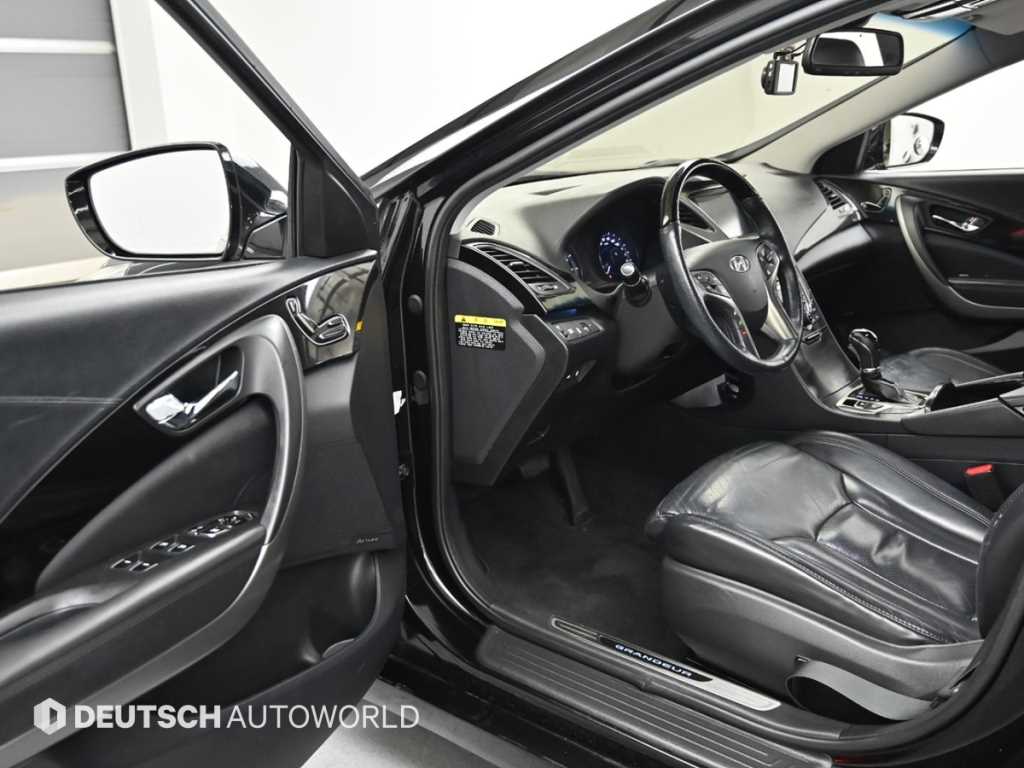 HYUNDAI Grandeur - Vista 10