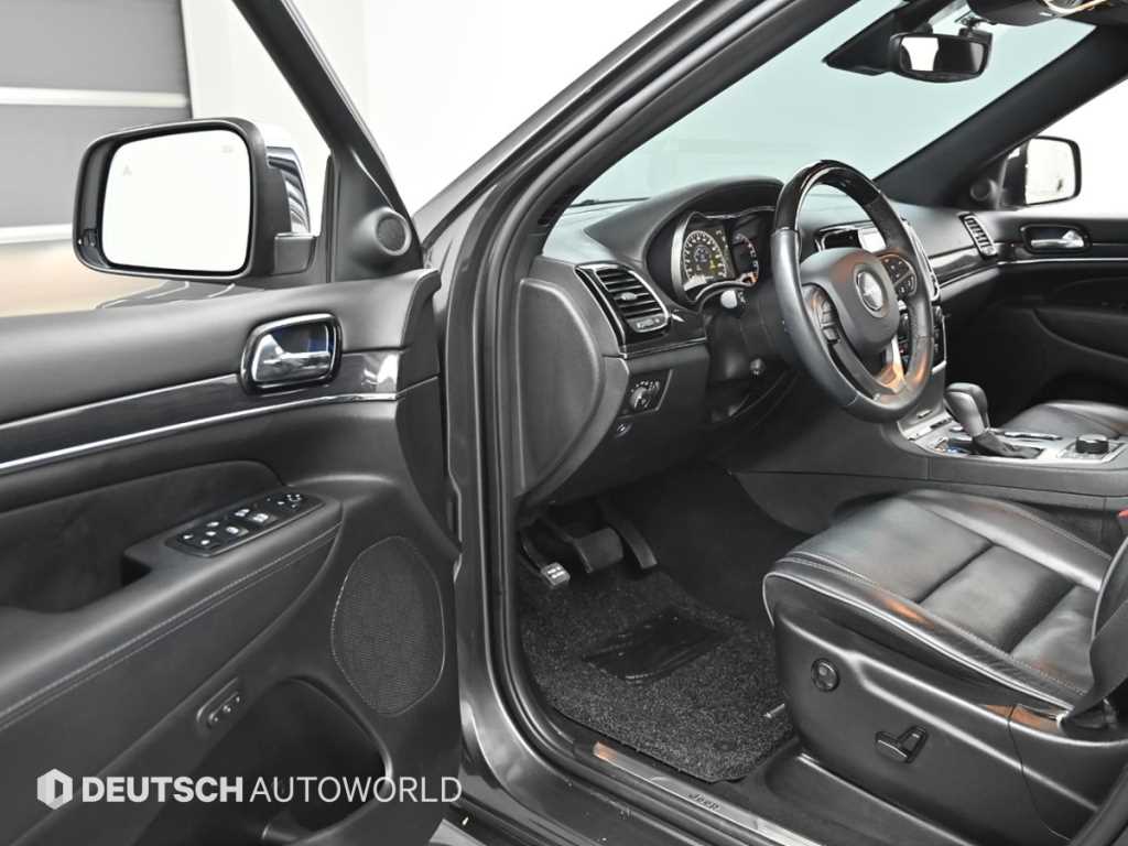 Jeep Cherokee - Vista 11
