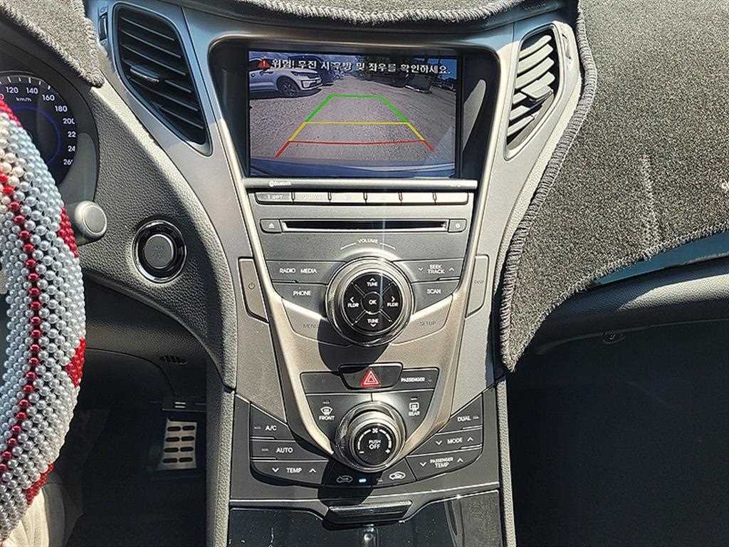 HYUNDAI Grandeur - Vista 9