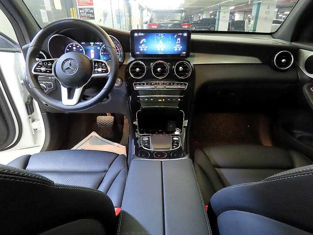 Mercedes Benz GLC Class - Vista 10