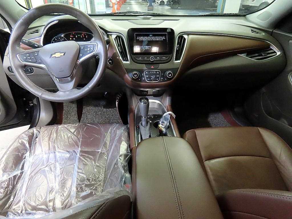 Chevrolet Malibu - Vista 10