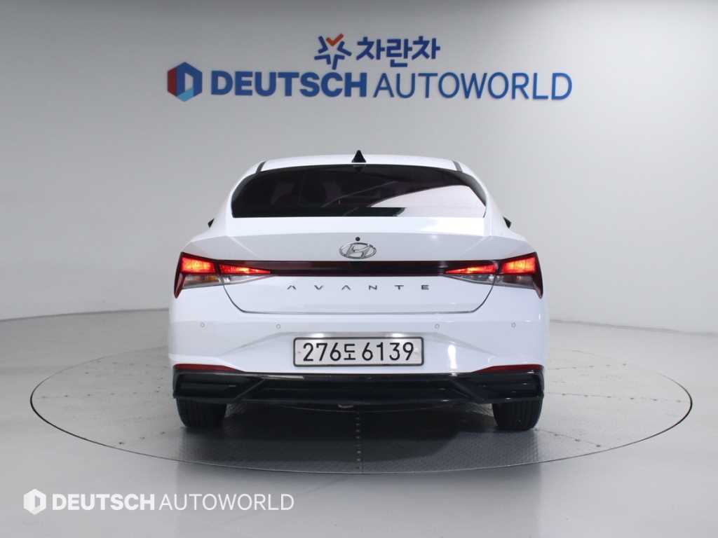 HYUNDAI Avante - Vista 4
