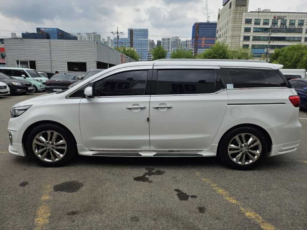 KIA Carnival - Vista 2