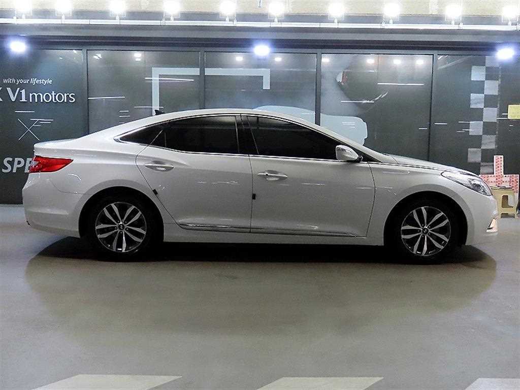 HYUNDAI Grandeur - Vista 3