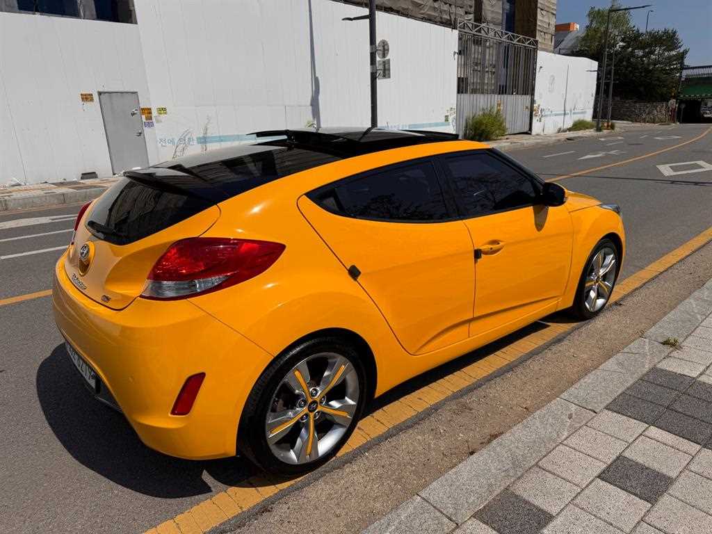 HYUNDAI Veloster - Vista 6