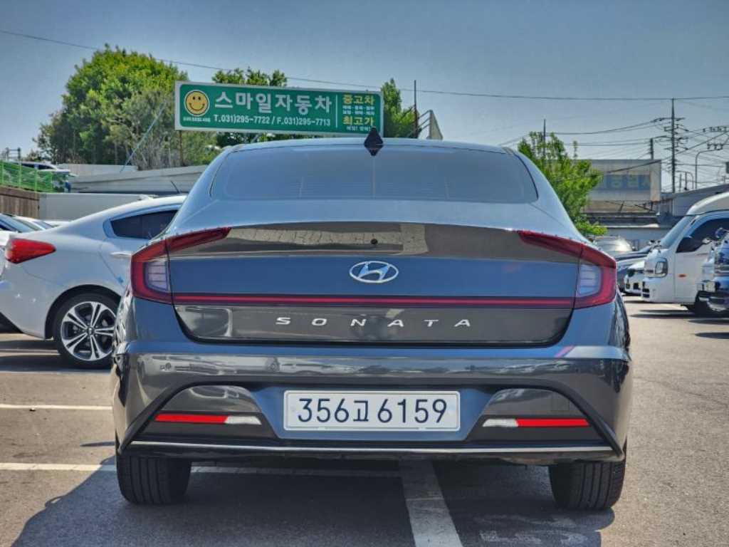 HYUNDAI Sonata - Vista 4