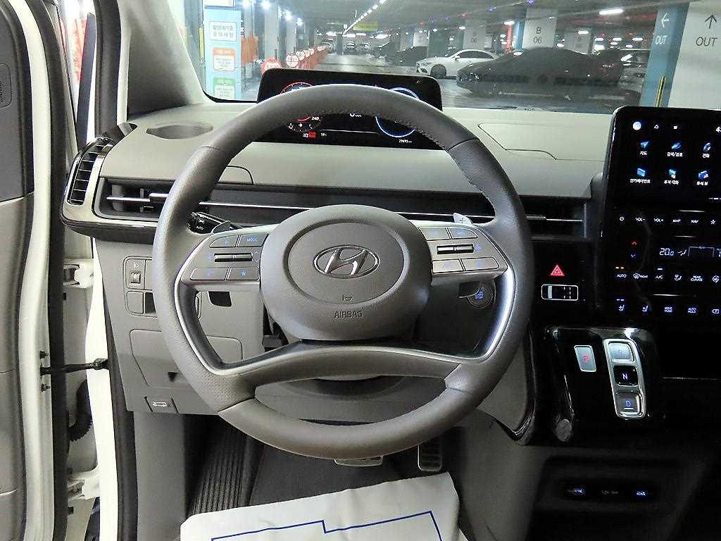 HYUNDAI Staria - Vista 9