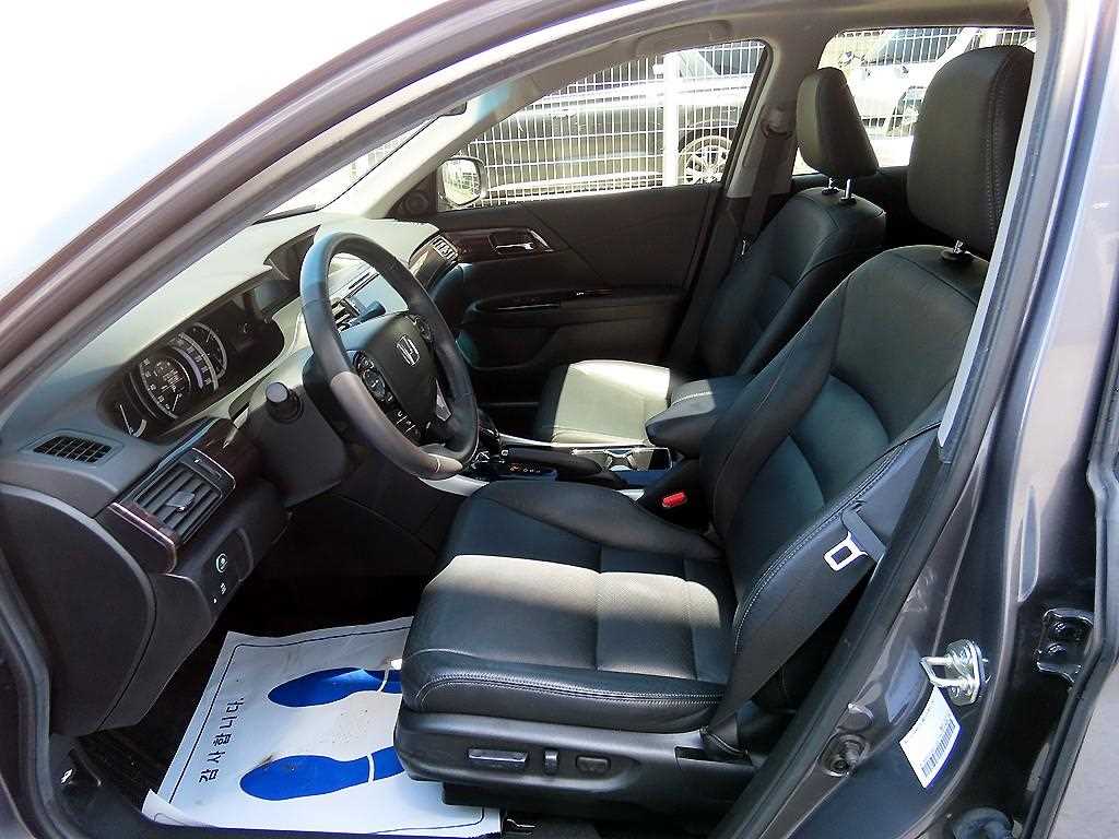 Honda Accord - Vista 5