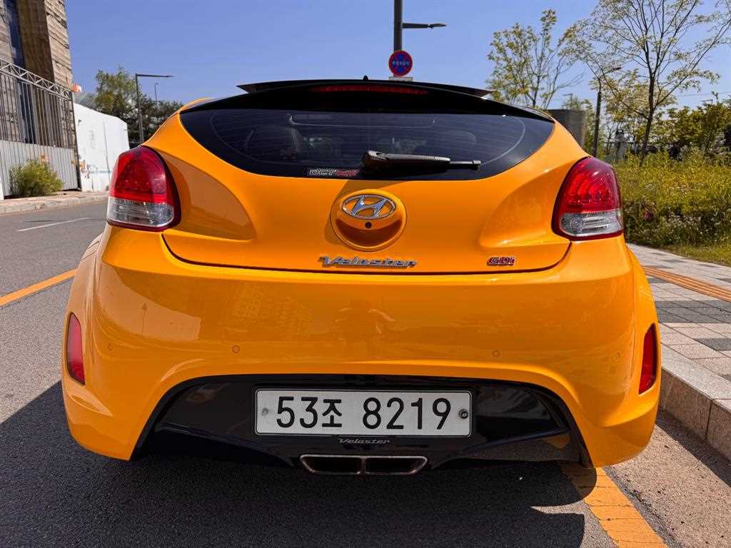 HYUNDAI Veloster - Vista 5