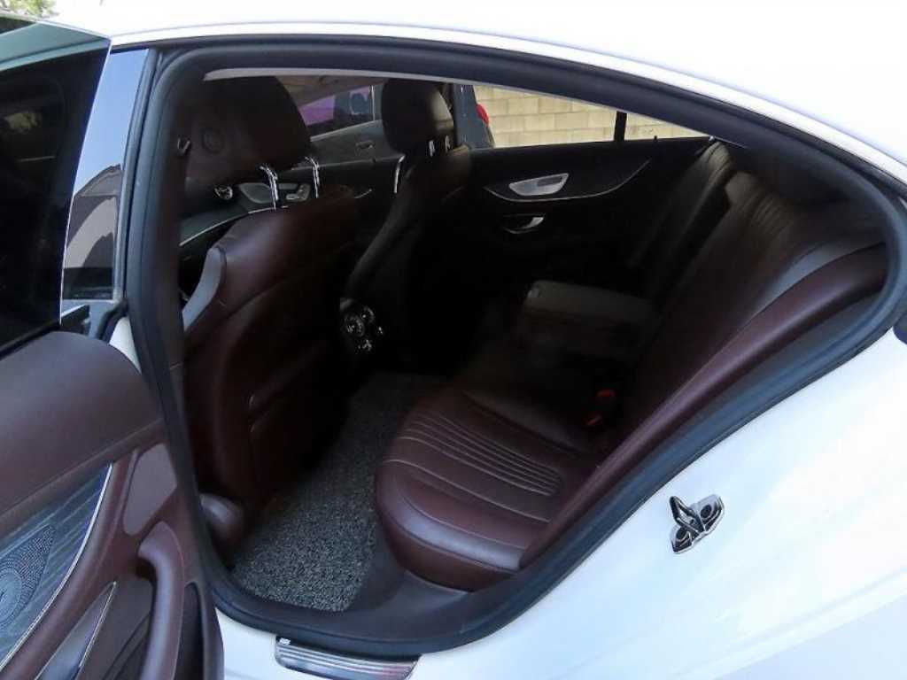 Mercedes Benz CLS Class - Vista 6