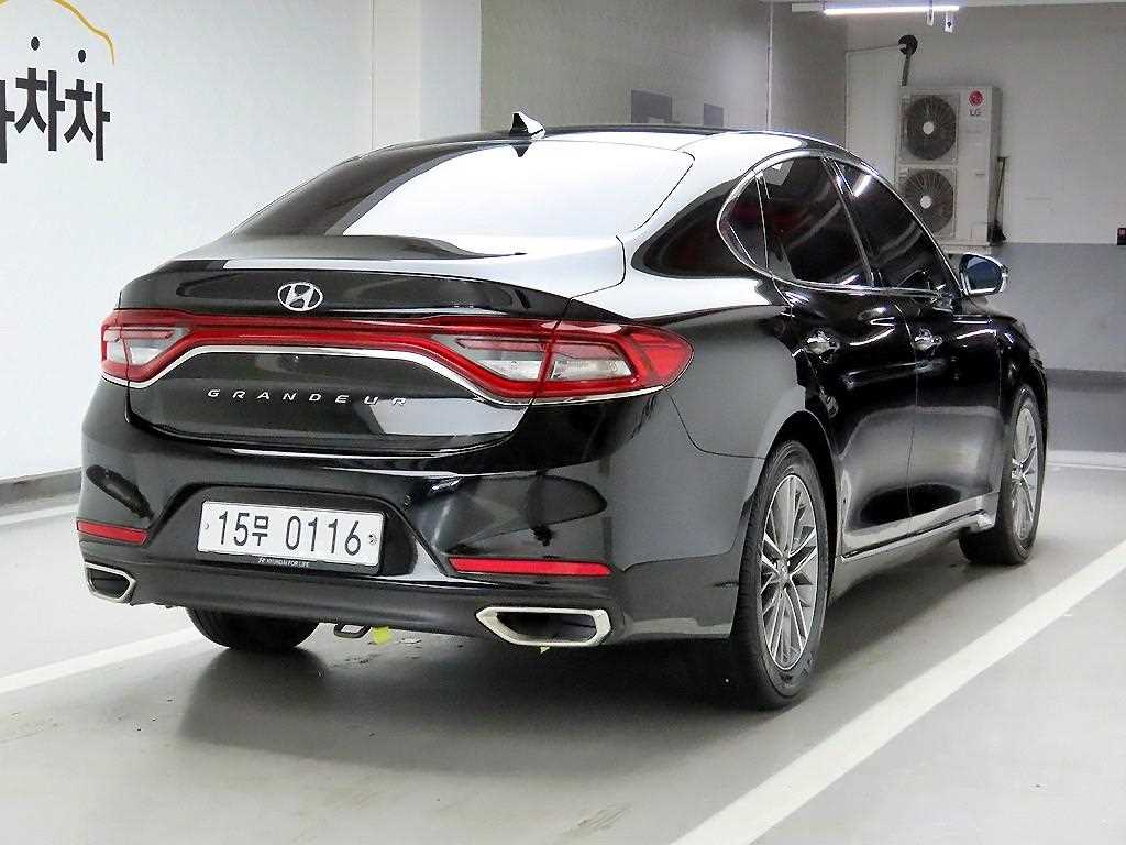 HYUNDAI Grandeur - Vista 4