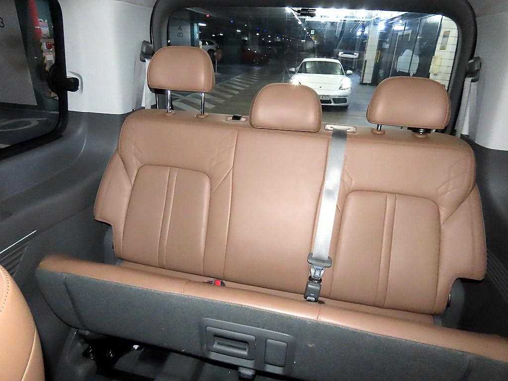HYUNDAI Staria - Vista 8