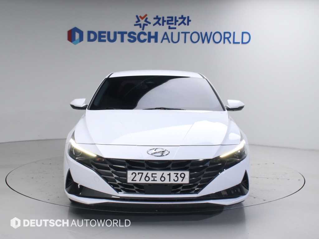 HYUNDAI Avante - Vista 2