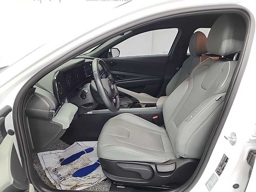HYUNDAI Avante - Vista 11