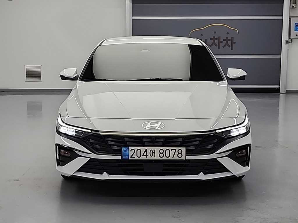 HYUNDAI Avante - Vista 2