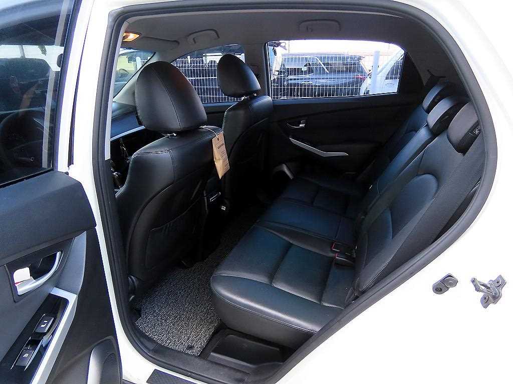Ssangyong Korando - Vista 6