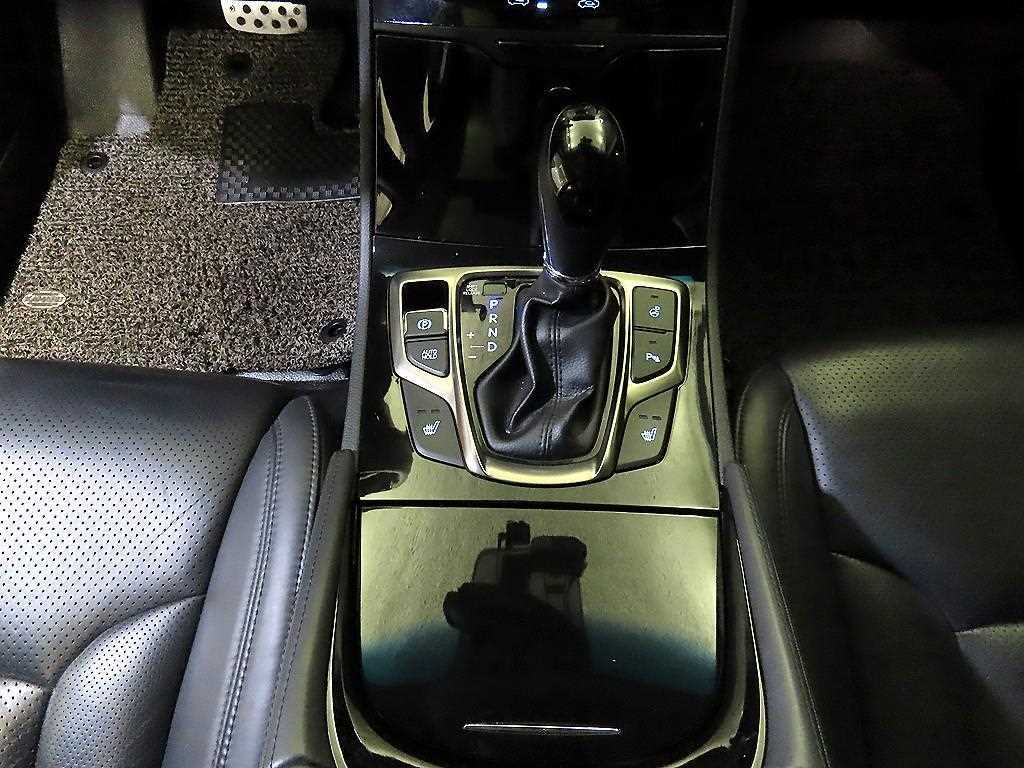 HYUNDAI Grandeur - Vista 12