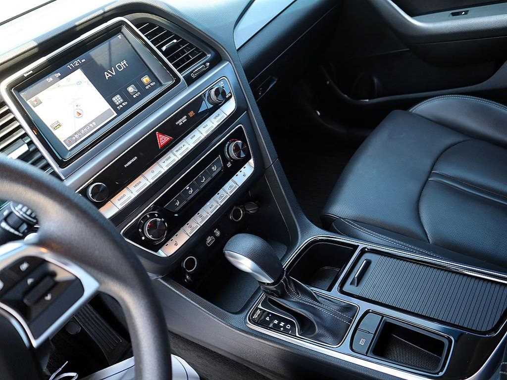HYUNDAI Sonata - Vista 9