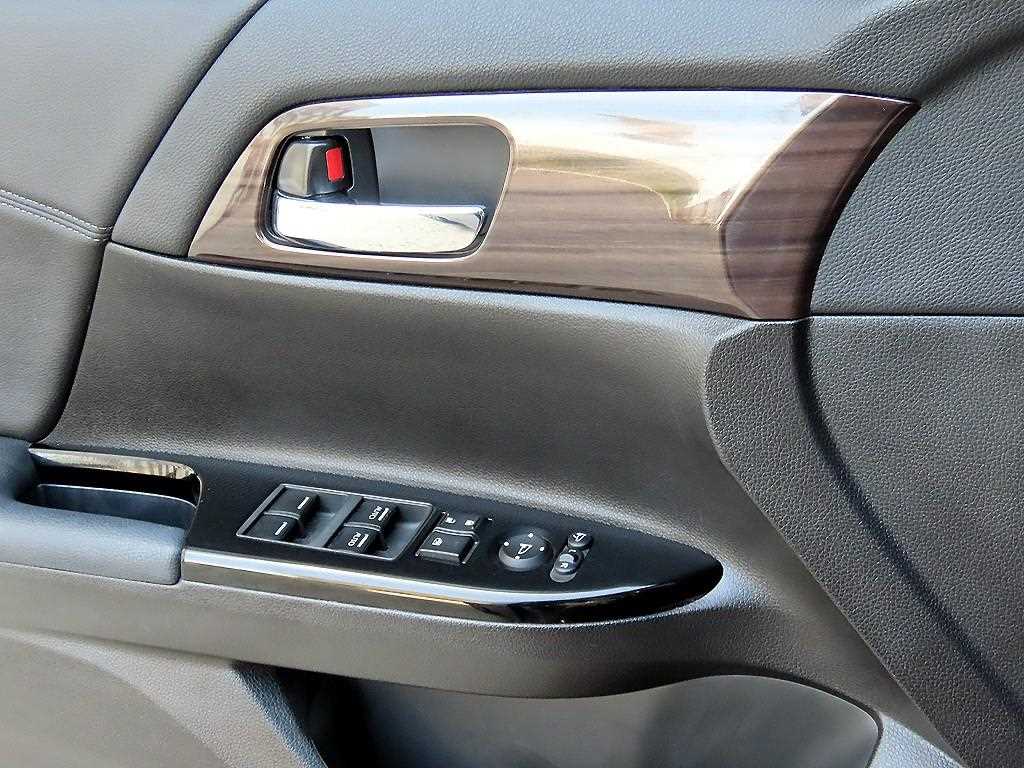 Honda Accord - Vista 11