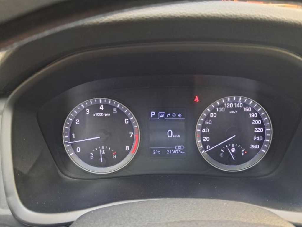 HYUNDAI Sonata - Vista 8