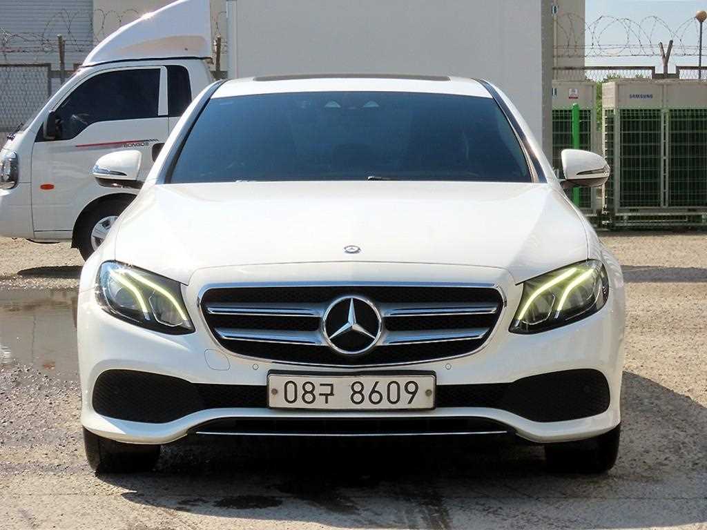 Mercedes Benz E class 2017 Blanco - Importación desde Corea - HF Imports Iquique - Foto 1