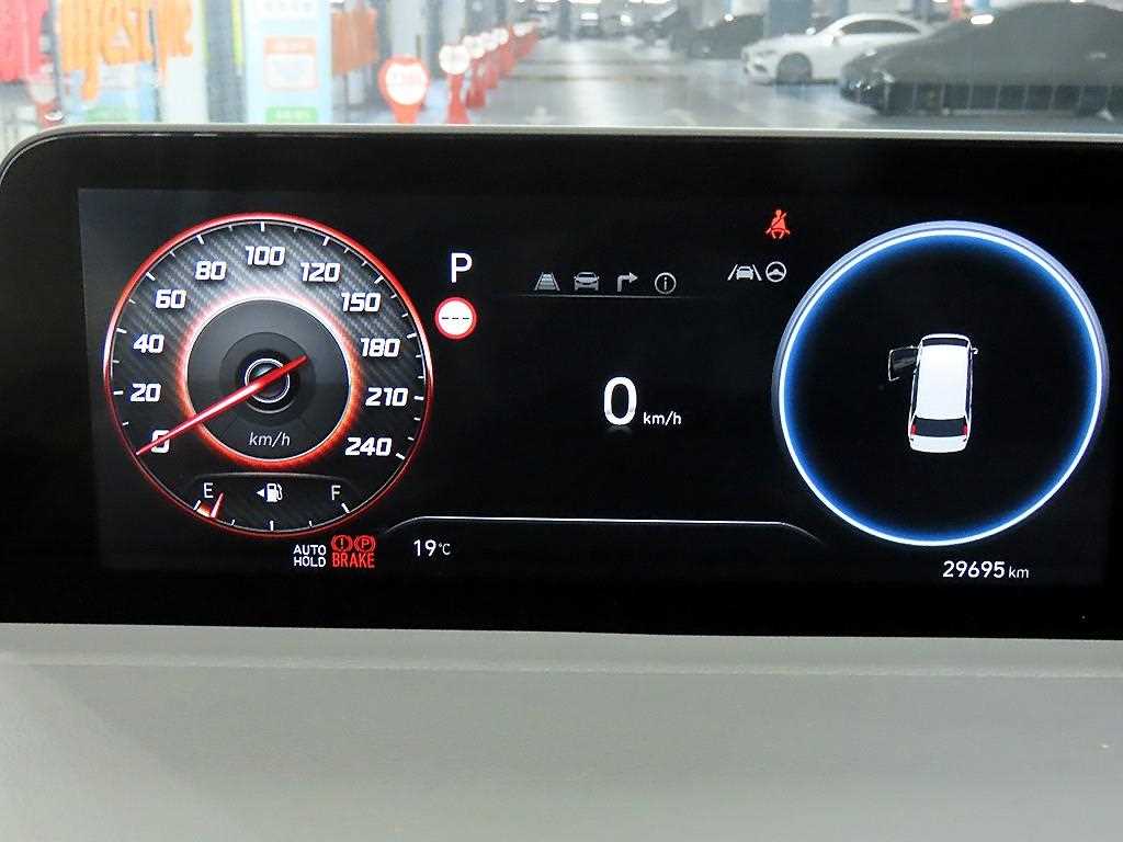 HYUNDAI Staria - Vista 10