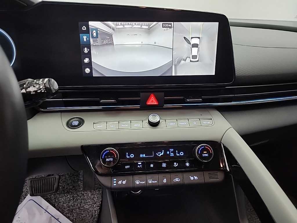 HYUNDAI Avante - Vista 10