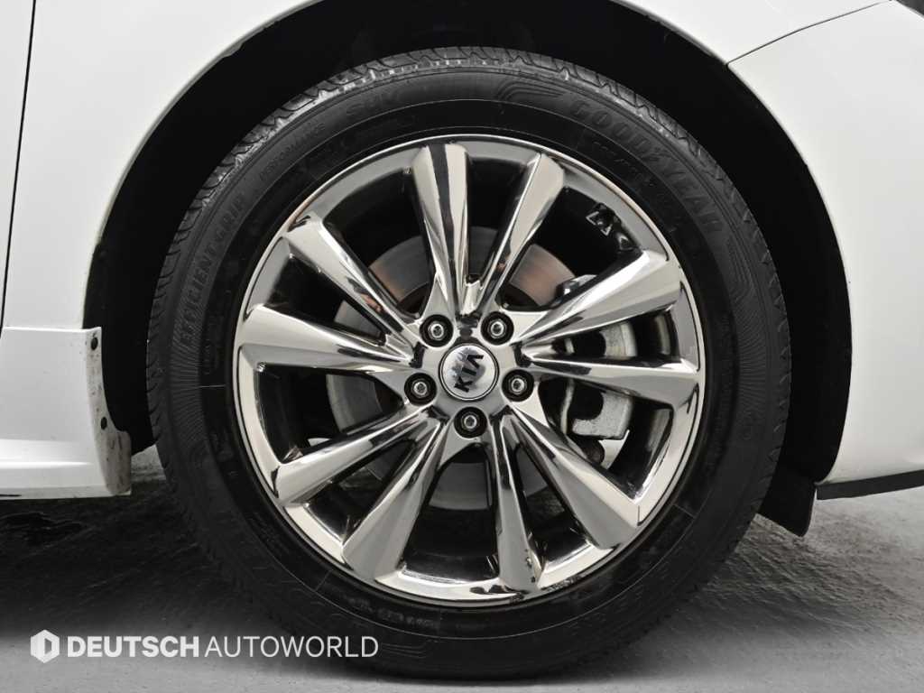 KIA Carnival - Vista 5