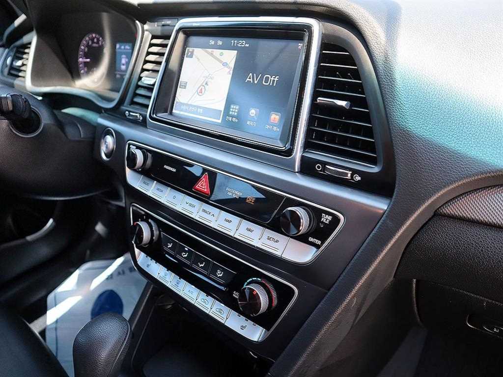 HYUNDAI Sonata - Vista 10