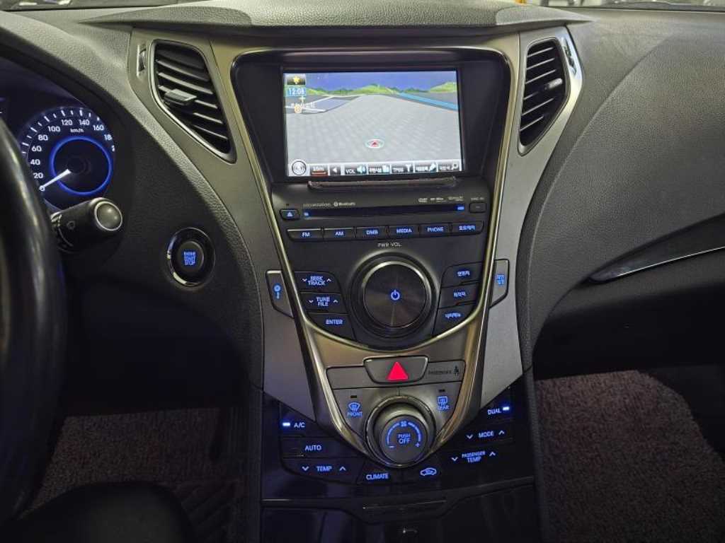 HYUNDAI Grandeur - Vista 12