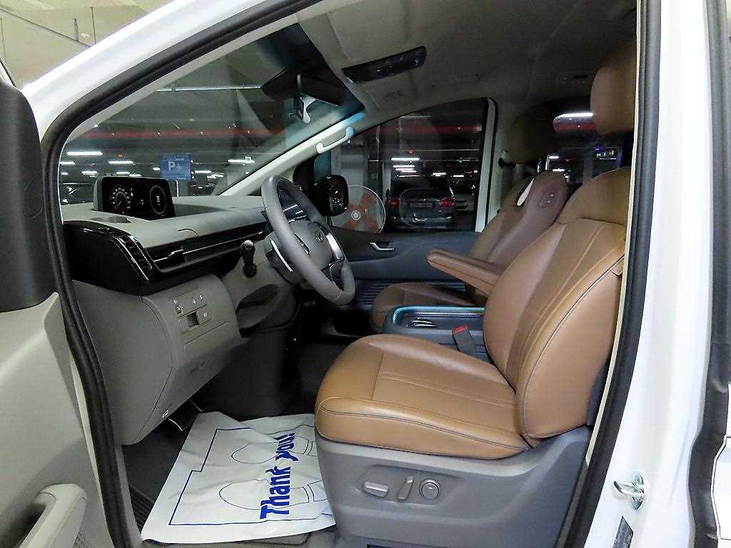 HYUNDAI Staria - Vista 6