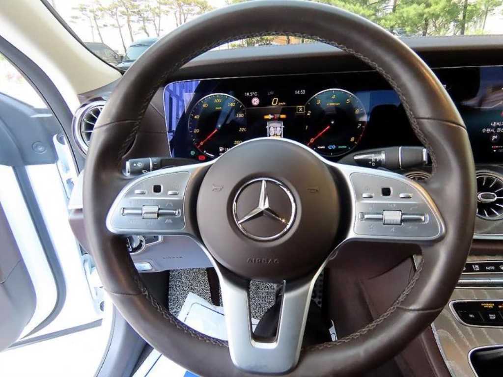 Mercedes Benz CLS Class - Vista 8