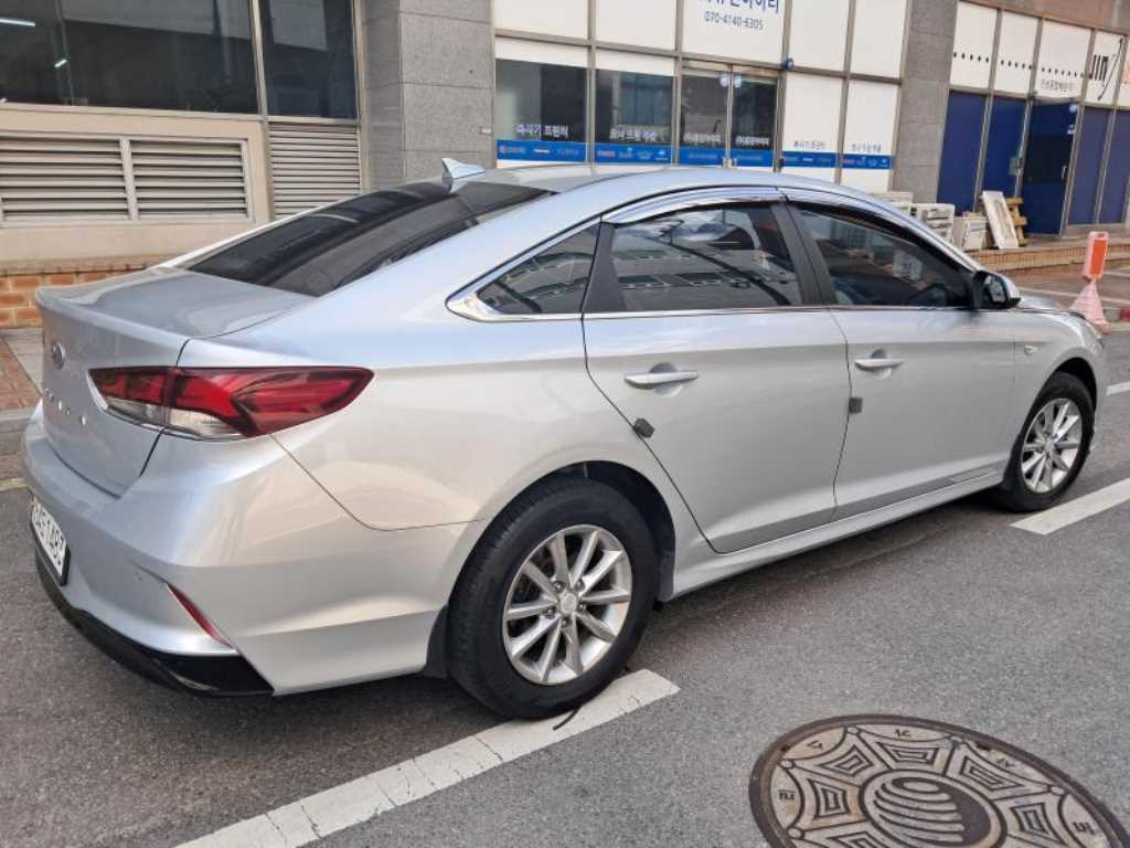 HYUNDAI Sonata - Vista 4