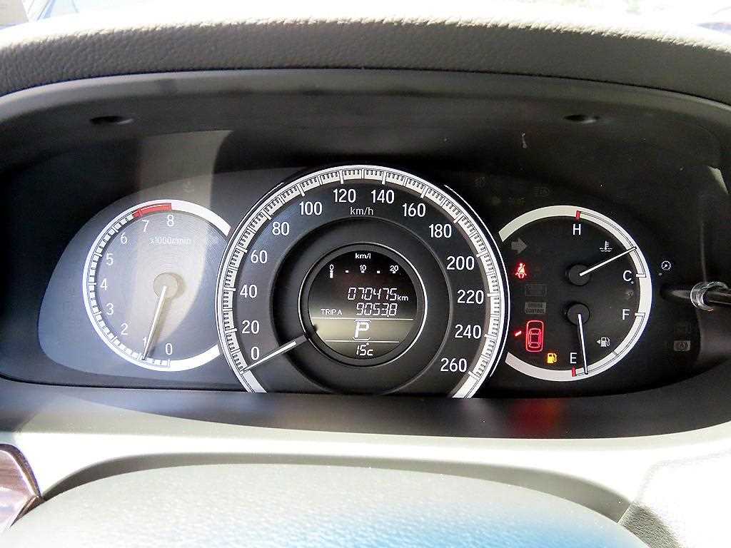 Honda Accord - Vista 9
