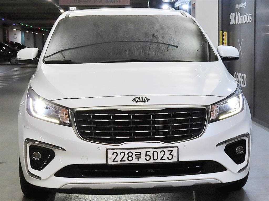 KIA Carnival - Vista 2