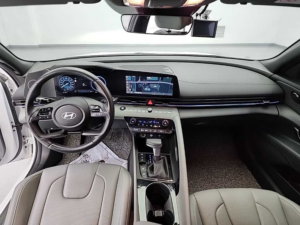 HYUNDAI Avante - Vista 7
