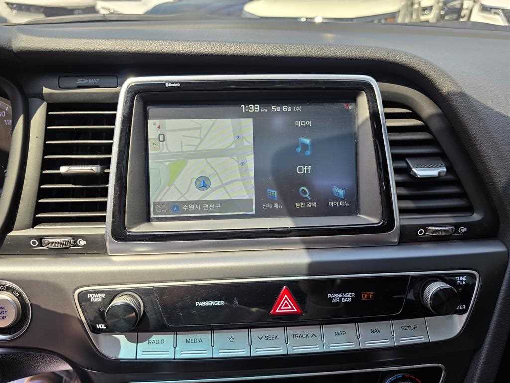 HYUNDAI Sonata - Vista 12