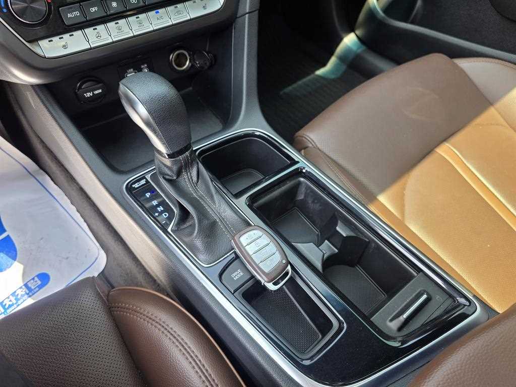 HYUNDAI Sonata - Vista 11