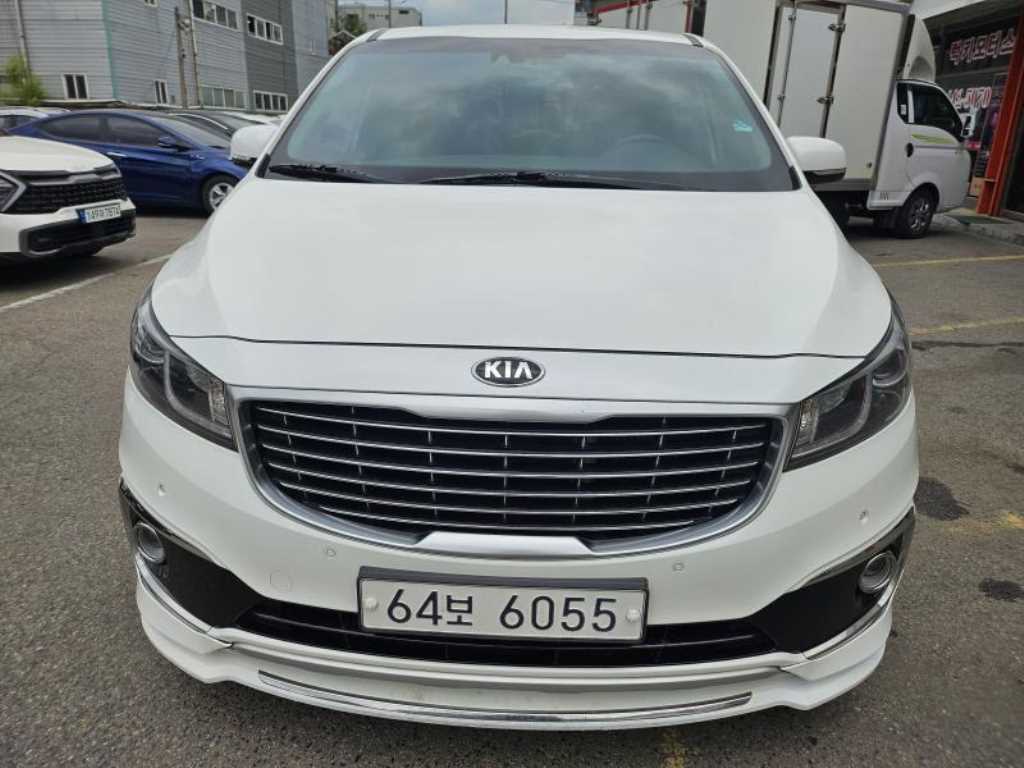 KIA Carnival - Vista 8