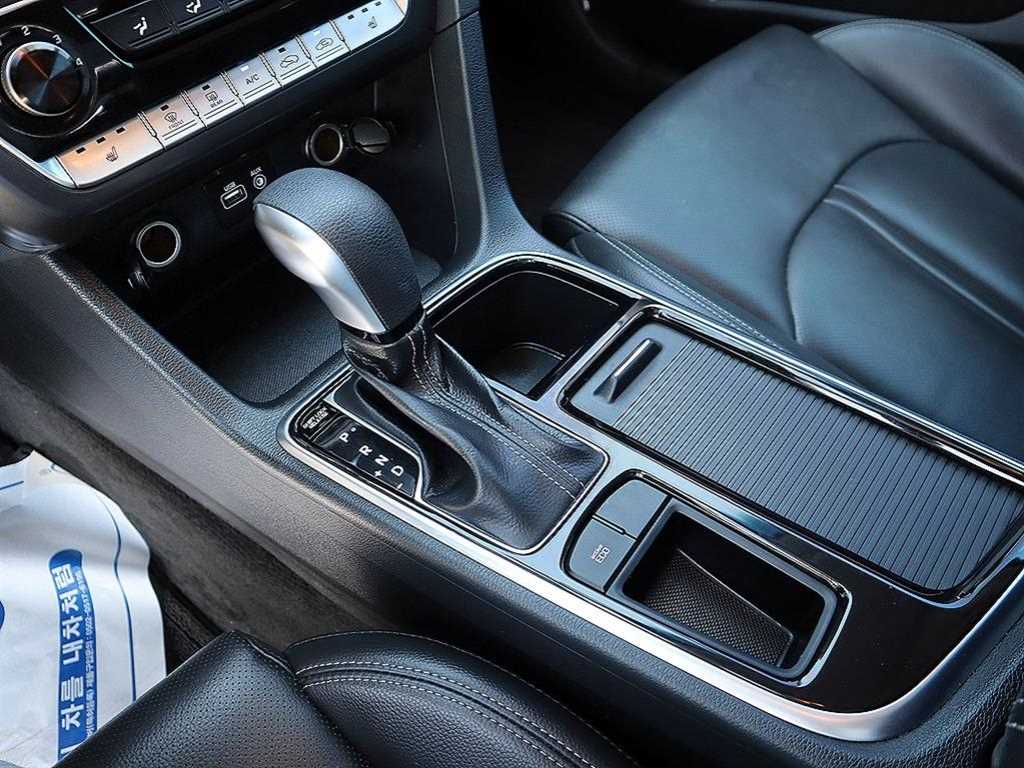 HYUNDAI Sonata - Vista 11