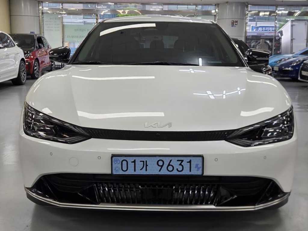 KIA EV6 2022 Blanco - Importación desde Corea - HF Imports Iquique - Foto 1