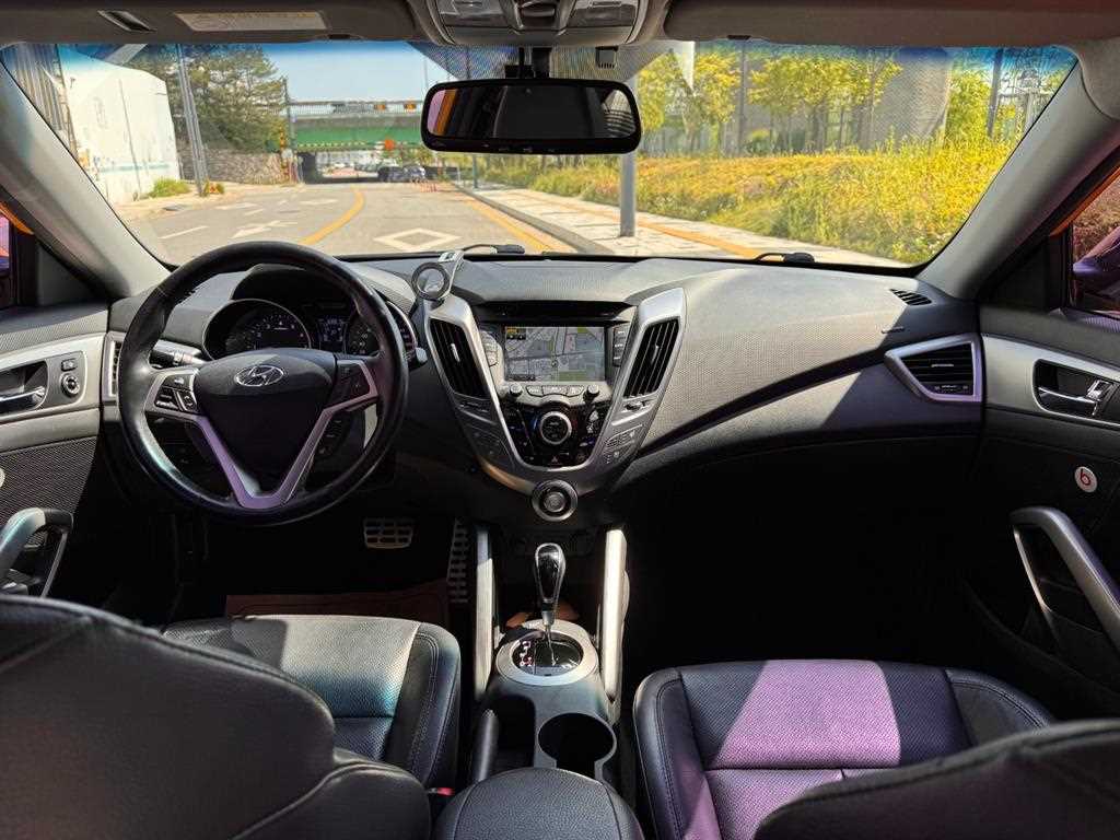 HYUNDAI Veloster - Vista 12