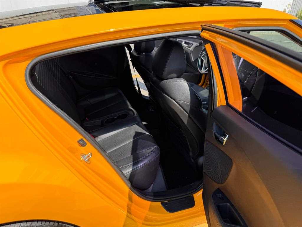 HYUNDAI Veloster - Vista 10