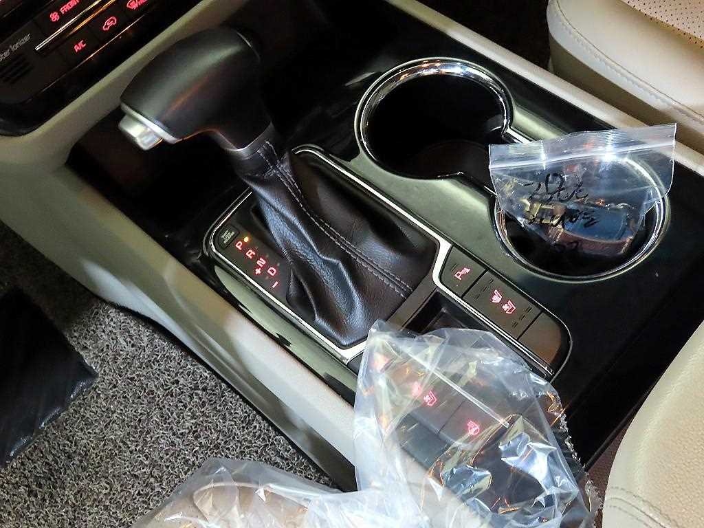 KIA Carnival - Vista 12
