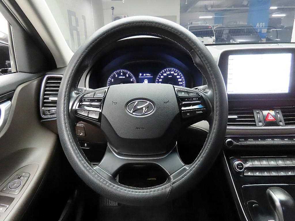 HYUNDAI Grandeur - Vista 7
