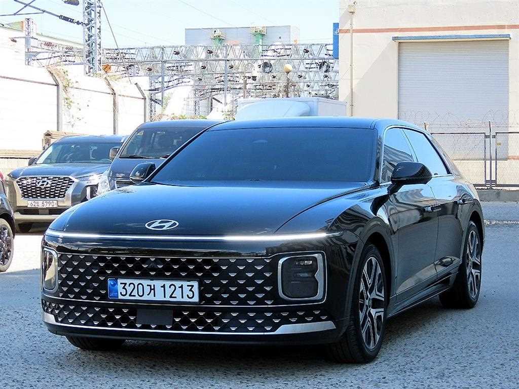 HYUNDAI Grandeur - Vista 2
