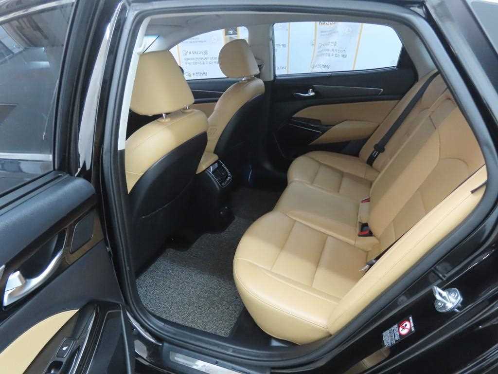 KIA K7 - Vista 6