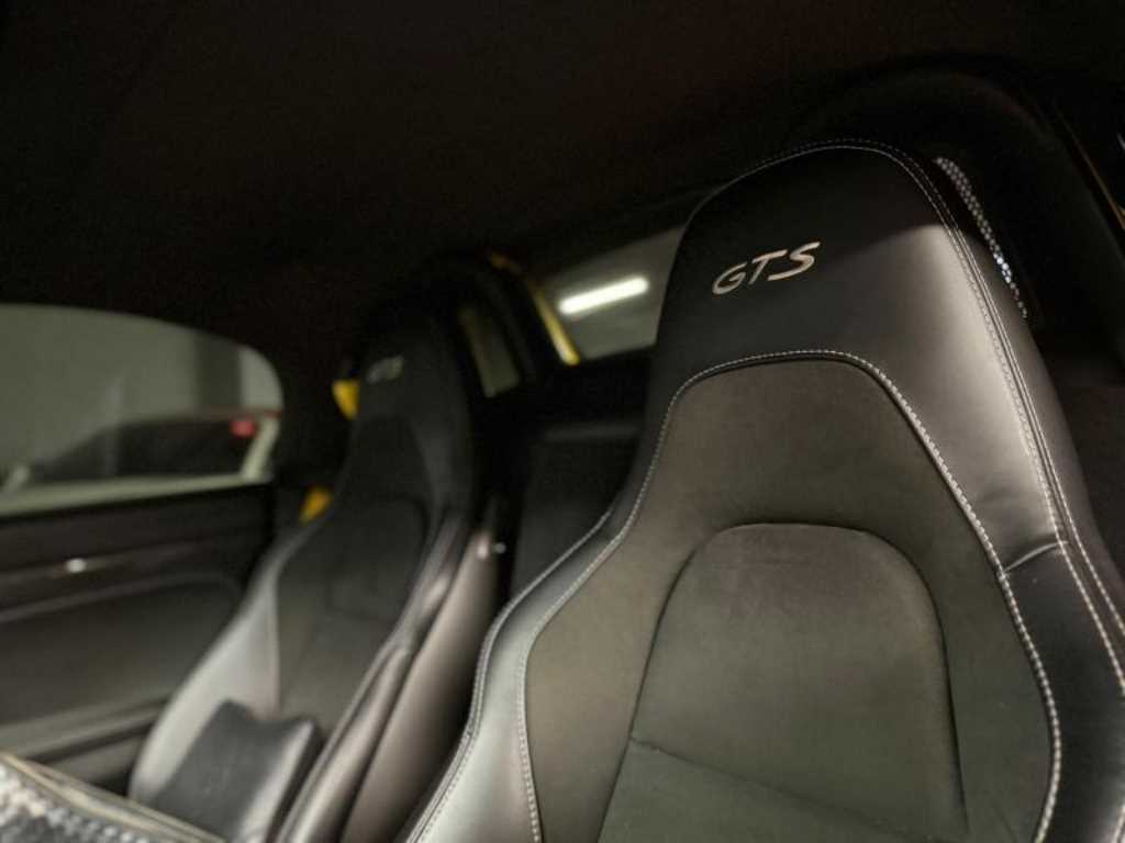 Porsche 718 - Vista 12