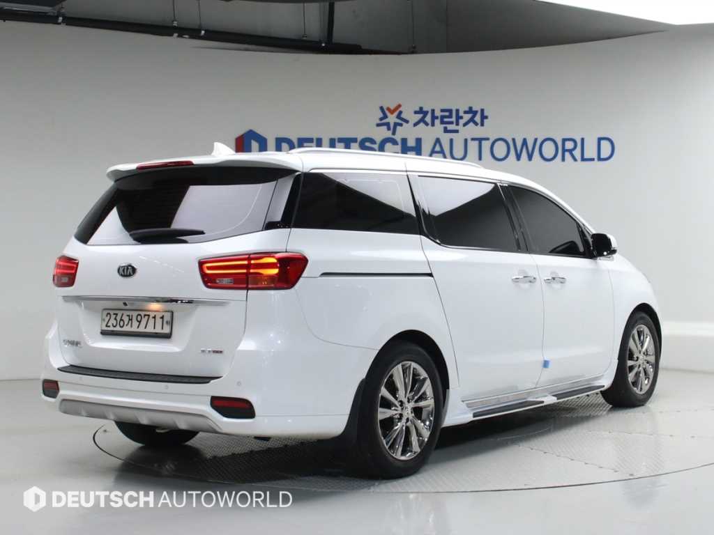 KIA Carnival - Vista 2